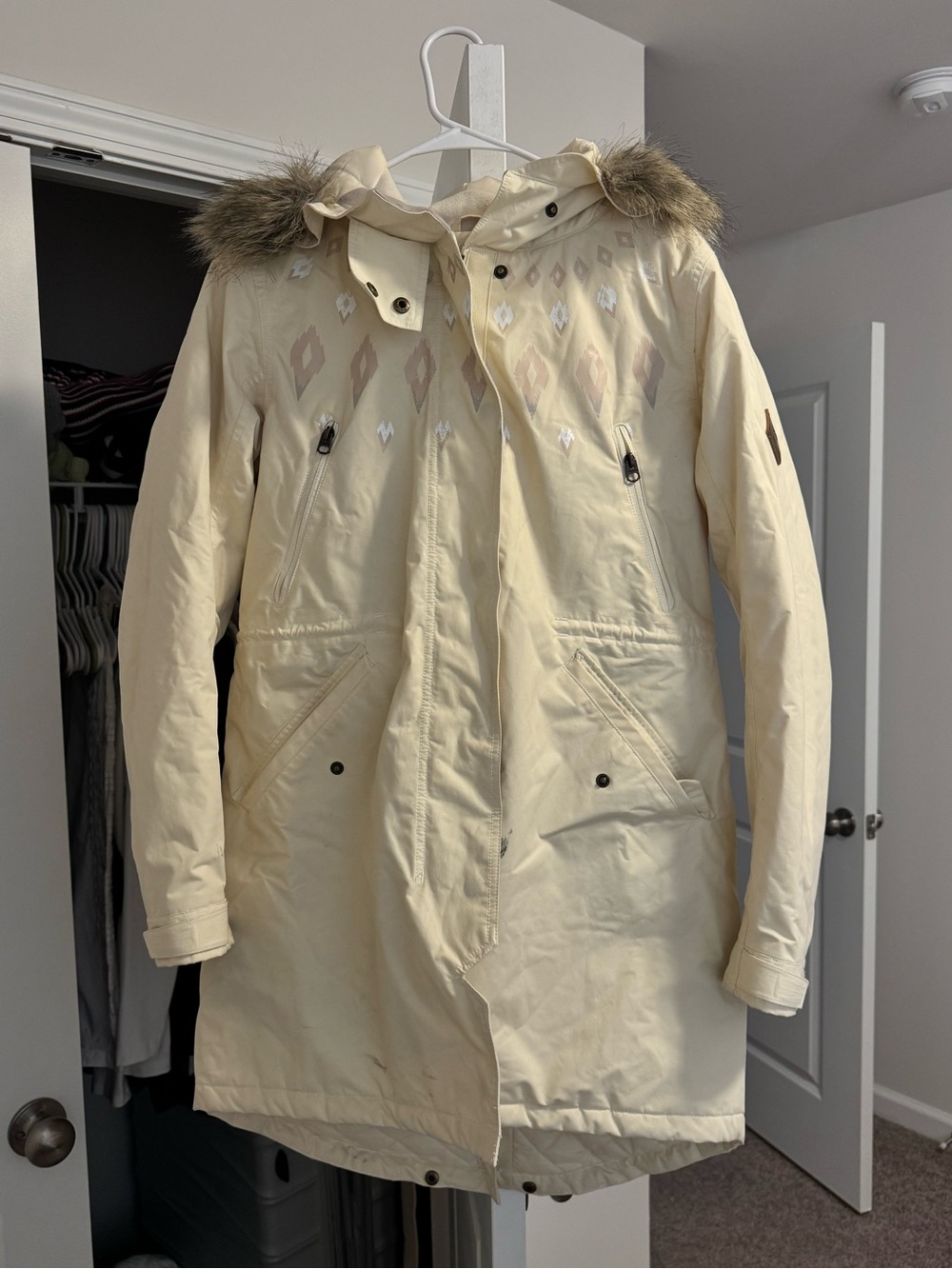 Burton Cream Women's Insulated Parka with Faux Fur Trim